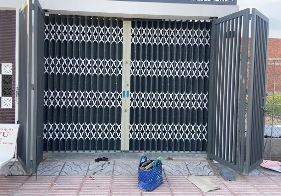 Những lưu ý khi lắp cửa kéo đài loan cần thơ 1 CỬA KÉO ĐÀI LOAN MÀU XÁM GIÁ RẺ CẦN THƠ