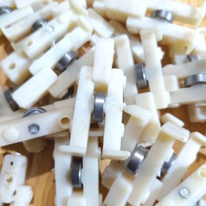 Phụ Kiện Cửa Kéo – Bánh Xe Bạc Đạn Chân Bền, Êm, Chịu Lực Tốt